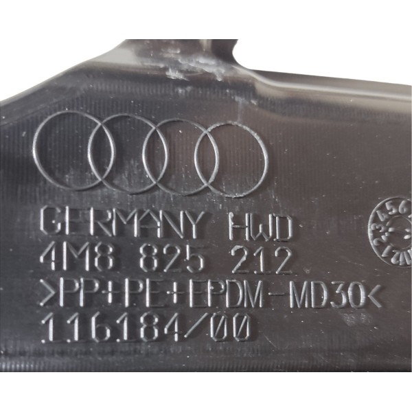 Spoiler Lado Direito Audi Q8 2019 4m8825212 Preto