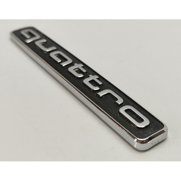 Emblema Quattro Tampa Traseira Audi Q5 2.0 2022 Preto