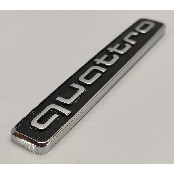 Emblema Quattro Tampa Traseira Audi Q5 2.0 2022 Preto