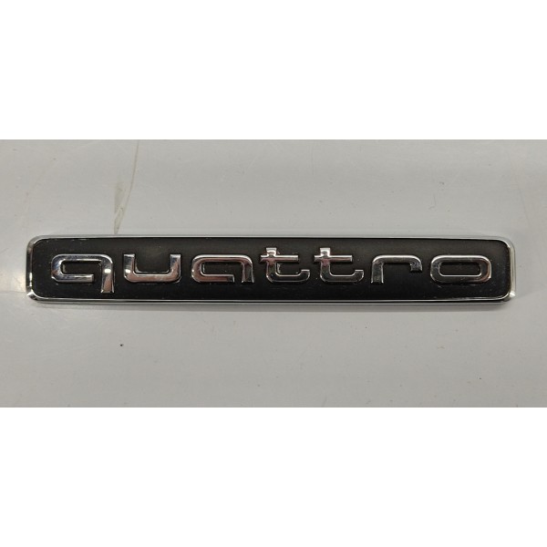 Emblema Quattro Tampa Traseira Audi Q5 2.0 2022 Preto