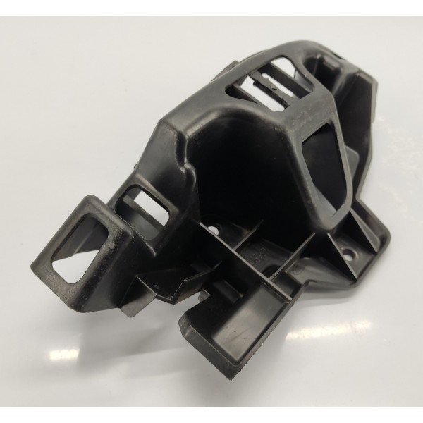 Suporte Guia Parachoque T.d Range Rover Sport 2009