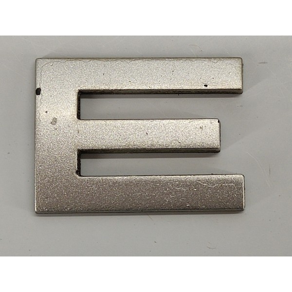 Emblema Letra E Capo Range Rover Sport 2009 01 Prateado