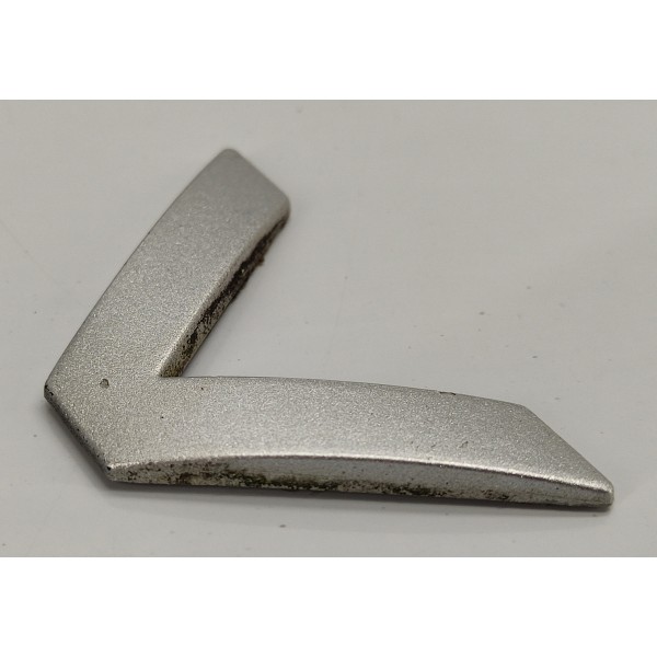 Emblema Letra V Capo Range Rover Sport 2009 Prateado