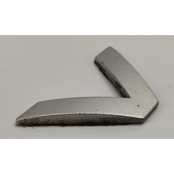 Emblema Letra V Capo Range Rover Sport 2009 Prateado