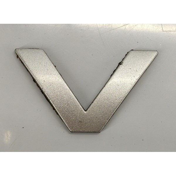 Emblema Letra V Capo Range Rover Sport 2009 Prateado