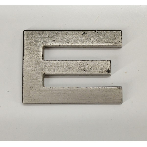 Emblema Letra E Tampa Traseira Range Rover Sport 2009 01 Prateado