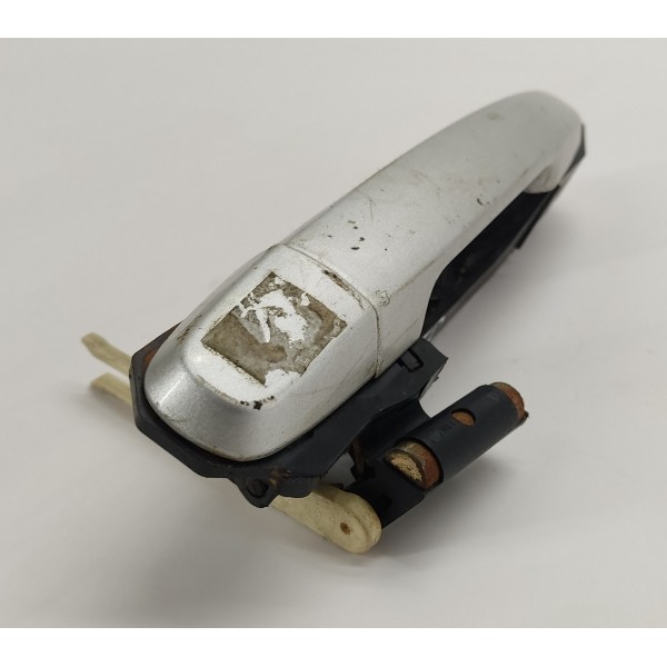 Maçaneta Externa T.d Toyota Hilux 3.0 2009 C/detalhe Cinza-escuro Traseira