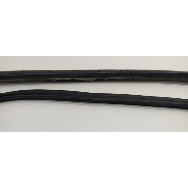 Borracha Fixa Porta T.e Toyota Hilux 3.0 2009 678720k010