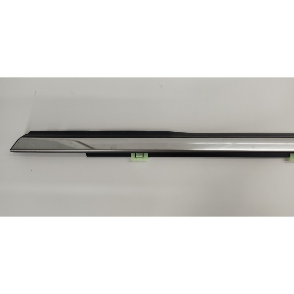 Pestana Externa Porta T.d Azera 3.3 2011