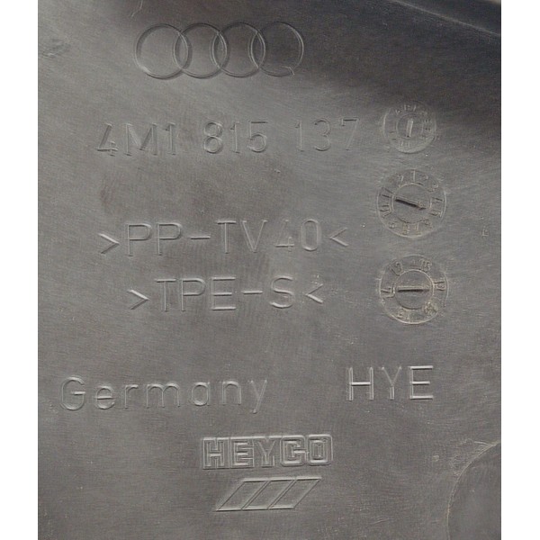 Acabamento Cofre Motor D.e Audi Q8 2019 4m1815137 C/ Detalhe