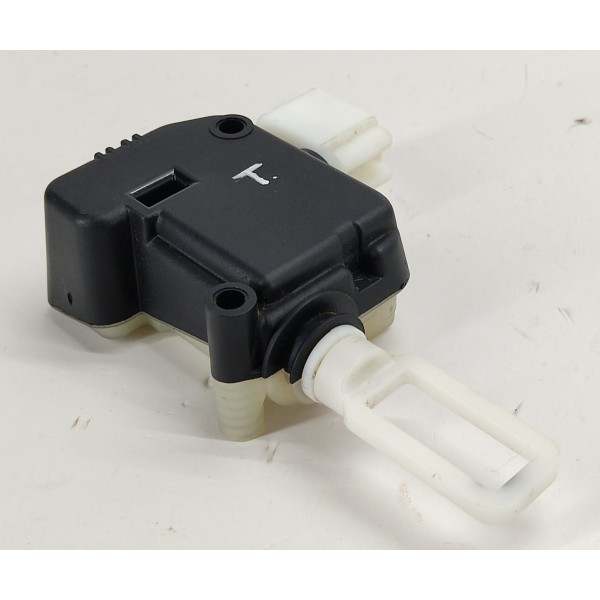 Motor Trava Tampa Traseira Nissan Sentra 2.0 2011 806651 Preto Traseira