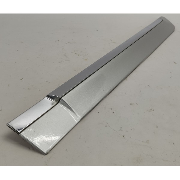 Friso Porta T.e Nissan Sentra 2.0 2011 82871zt51ac Prateado