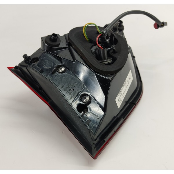 Lanterna Tampa Traseira L.d Tracker 1.2 Turbo 2023 26313442 Direito/passageiro Vermelho