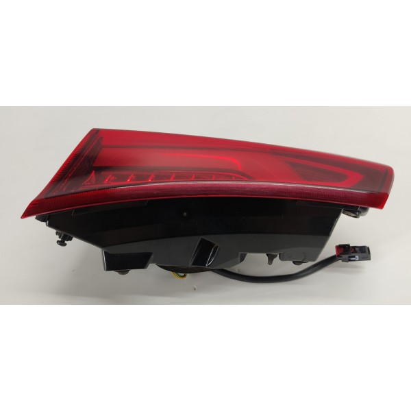 Lanterna Tampa Traseira L.d Tracker 1.2 Turbo 2023 26313442 Direito/passageiro Vermelho