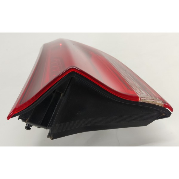 Lanterna Tampa Traseira L.e Tracker 1.2 Turbo 2023 901719757 Esquerdo/motorista Vermelho