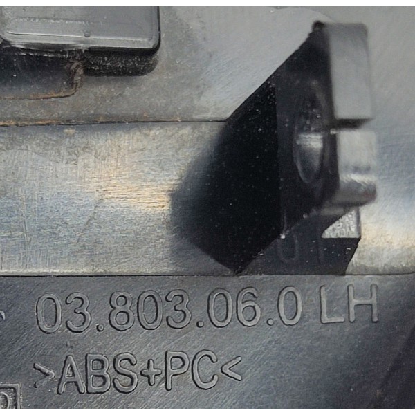 Acabamento Lanterna T.t L.e Tracker 1.2 Turbo 2023 03803060