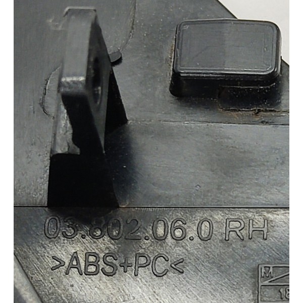 Acabamento Lanterna T.t L.d Tracker 1.2 Turbo 2023 03802060