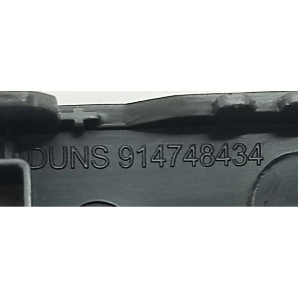 Acabamento Multimidia Tracker 1.2 Turbo 2023 914748434 Preto