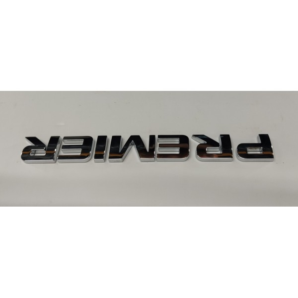 Emblema Tampa Traseira Gm Tracker 1.2 Turbo 2023 00 Prateado