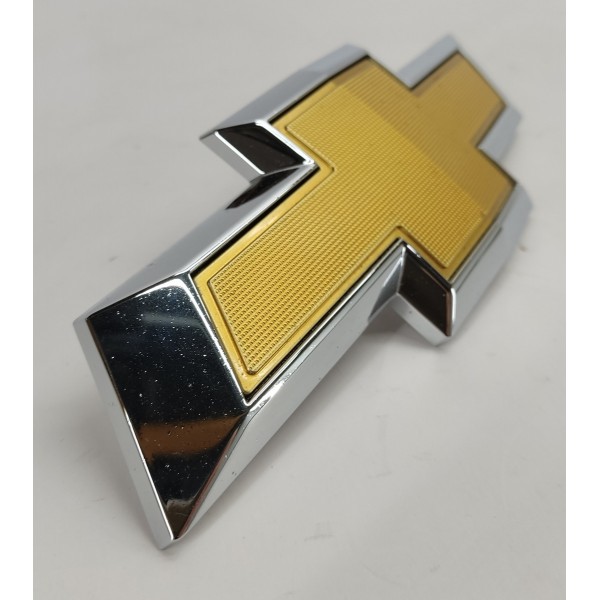 Emblema Grade Frontal Gm Tracker 1.2 Turbo 2023 26301767 Dourado