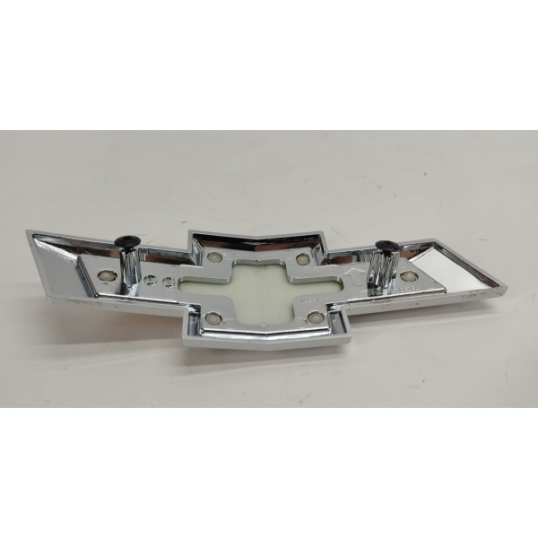 Emblema Grade Frontal Gm Tracker 1.2 Turbo 2023 26301767 Dourado