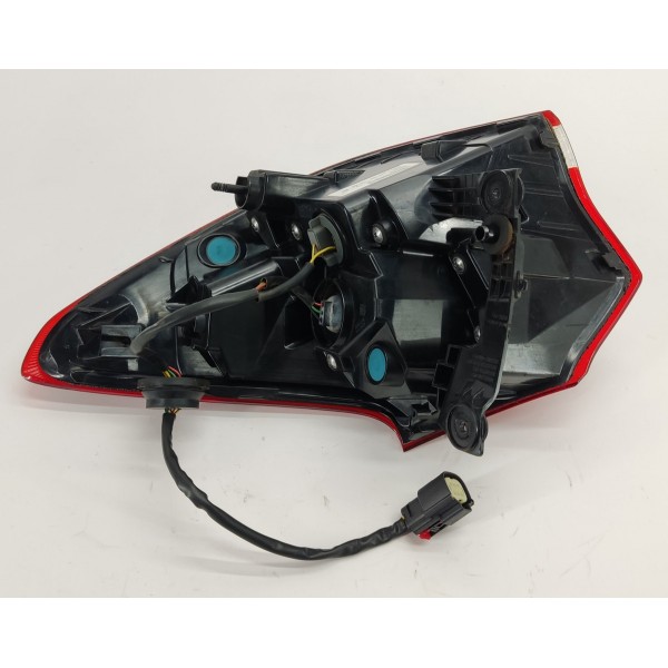 Lanterna Traseira Esquerda Gm Tracker 1.2 Turbo 2023 Vermelho