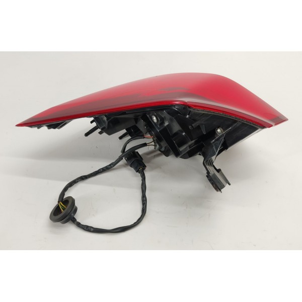 Lanterna Traseira Direita Gm Tracker 1.2 Turbo 2023 26344411 Direito/passageiro Vermelho