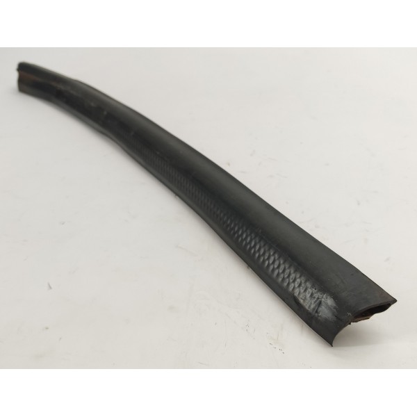 Borracha Vedação Carroceria T.d Tracker 1.2 2023 26238823 Preto