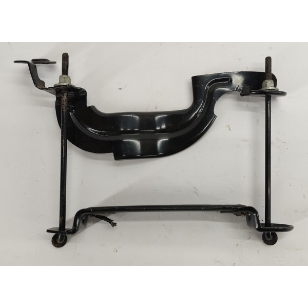 Trava Suporte Bateria Gm Tracker 1.2 Turbo 2023 26300277 Direito