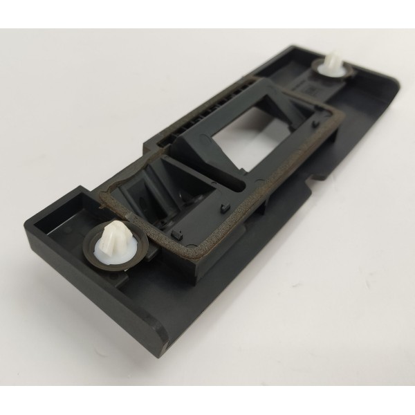 Moldura Botao Abertura Mala Ré Gm Tracker 1.2 Turbo 2023