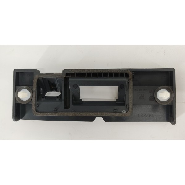 Moldura Botao Abertura Mala Ré Gm Tracker 1.2 Turbo 2023