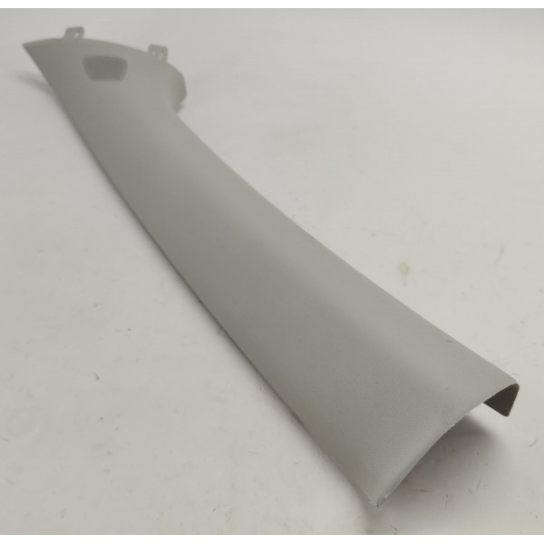 Acabamento Coluna A D.e Tracker 1.2 Turbo 2023 C/detalhe