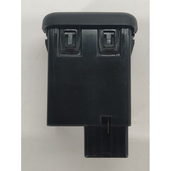 Tomada Usb Dupla Gm Tracker 1.2 Turbo 2023 26213272 Preto