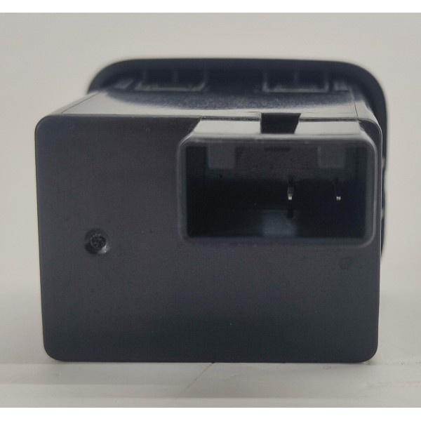 Tomada Usb Dupla Gm Tracker 1.2 Turbo 2023 26213272 Preto