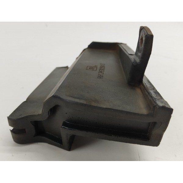 Espuma Churrasqueira L.d Gm Tracker 1.2 2023 26305817 Preto