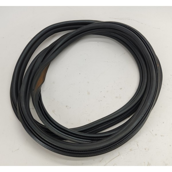 Borracha Carroceria Tampa Traseira Tracker 1.2 Turbo 2023 Preto