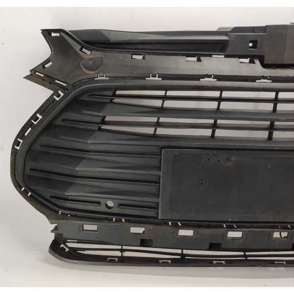 Grade Parachoque Dianteiro Gm Tracker 1.2 Turbo 2023 Detalhe Preto Fosco