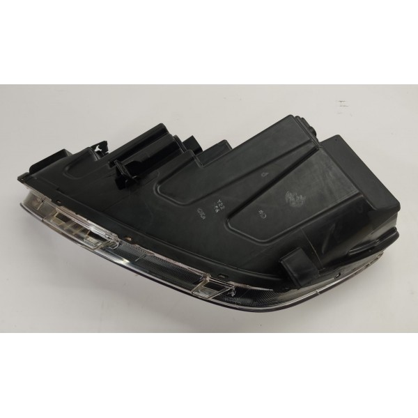 Farol Direito Gm Tracker 1.2 Turbo 2023 C/detalhe Direito/passageiro