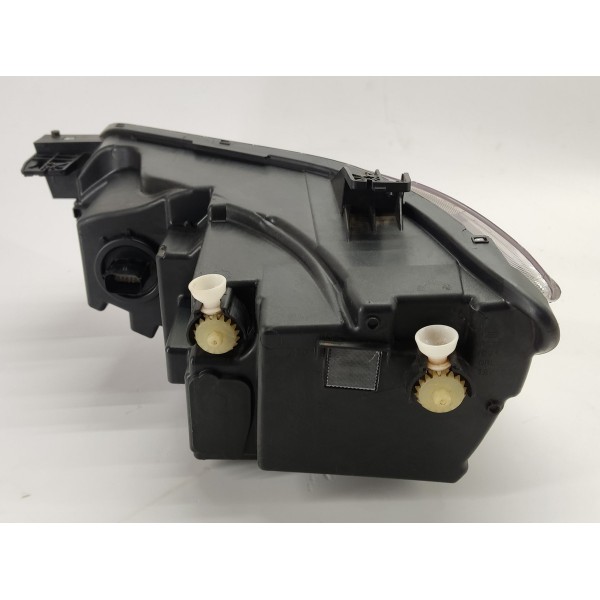 Farol Direito Gm Tracker 1.2 Turbo 2023 C/detalhe Direito/passageiro