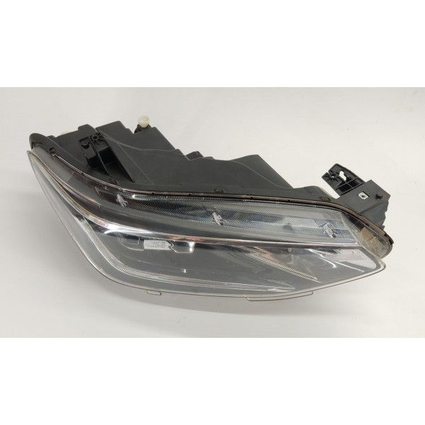 Farol Direito Gm Tracker 1.2 Turbo 2023 C/detalhe Direito/passageiro