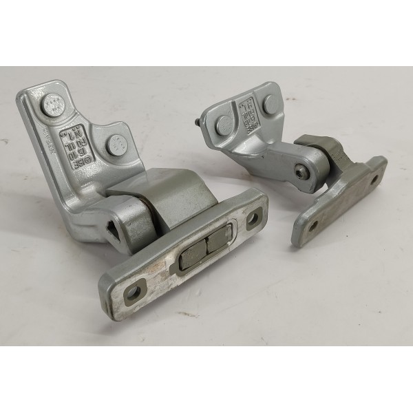 Dobradiça Porta T.e Mercedes C180 1.6 2017