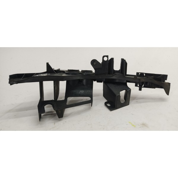 Suporte Chicote D.d Mercedes C180 1.6 2017 A2050317600