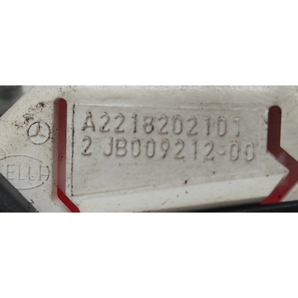 Luz Interna Tampa Traseira Mercedes C180 2017 A2218202101
