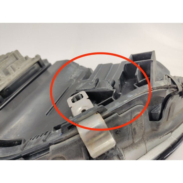 Farol D.d Mercedes C180 1.6 2017 Detalhe A2059063803 Direito/passageiro