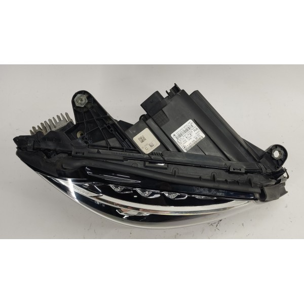 Farol D.d Mercedes C180 1.6 2017 Detalhe A2059063803 Direito/passageiro