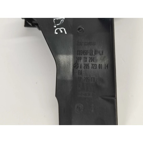 Suporte Fechadura Porta D.e Mercedes C180 2017 A2057230114