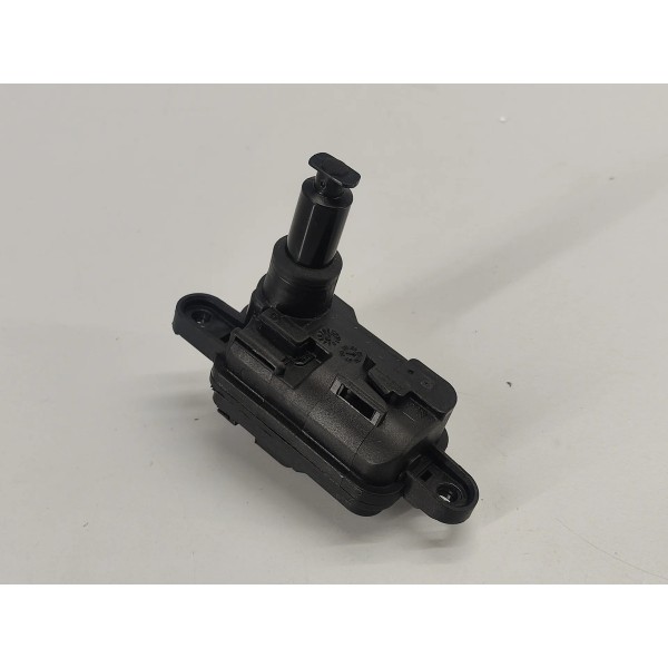 Motor Trava Porinhola Tanque Jetta Gli 2026 80a862159b Preto 26