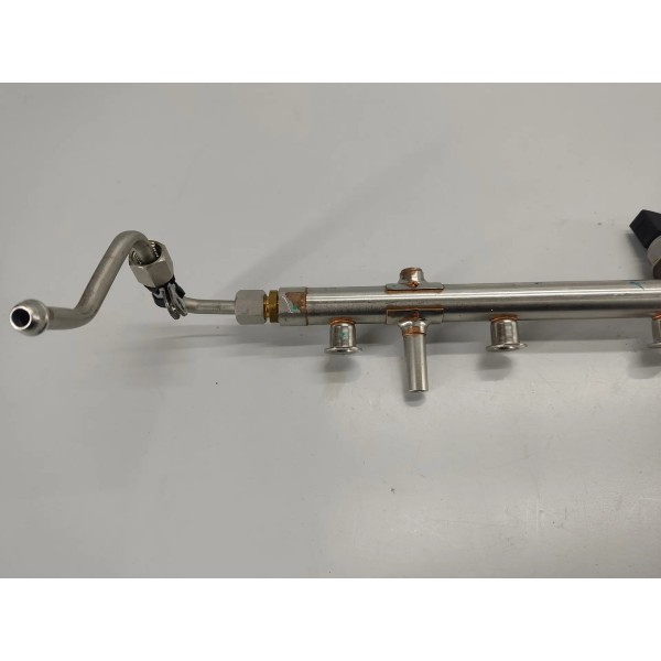 Flauta Bico Injeçao Volkswagen Jetta Gli 2026 06k133317aa