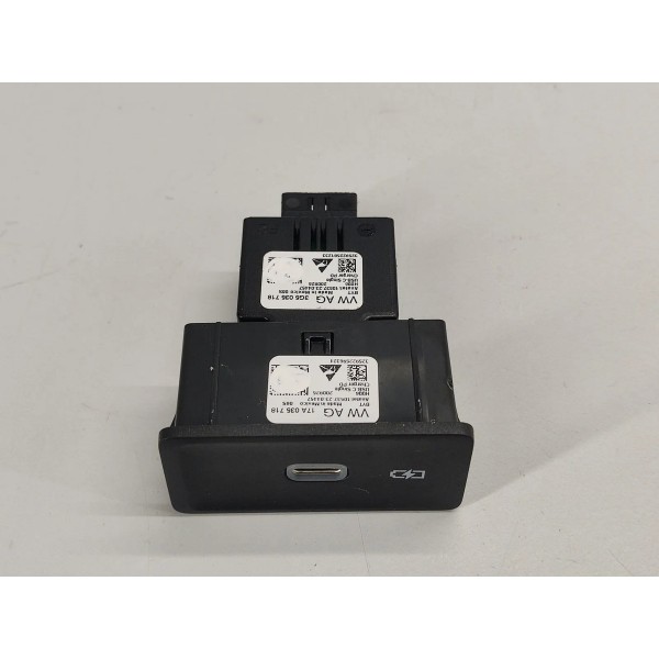 Entrada Usb Jetta Gli 2026 17a035718 Preto