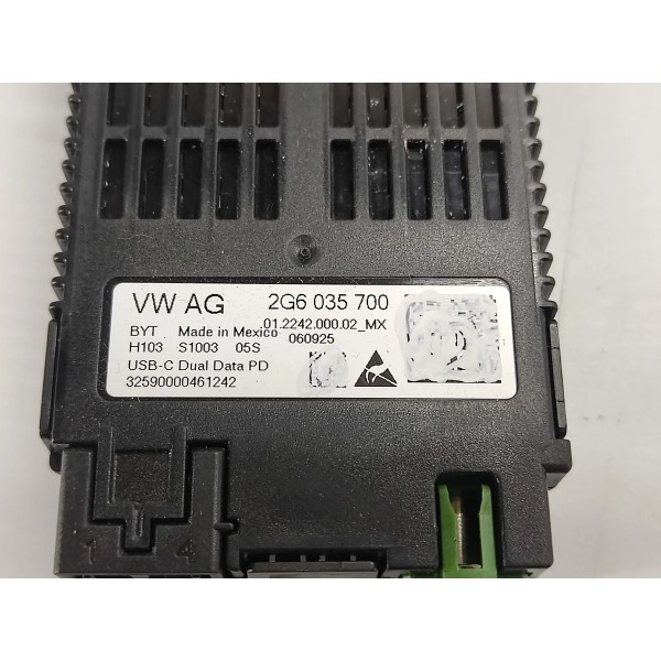 Entrada Usb C Dupla Jetta Gli 2026 2g6035700 Preto